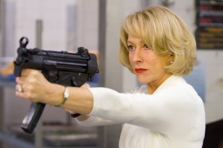 Una pericolosissima Helen Mirren nel film Red