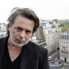 Xavier Durringer sul set del suo La conquête