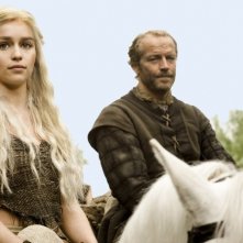 Emilia Clarke ed Iain Glen nell'episodio Cripples, Bastards, and Broken Things di Game of Thrones