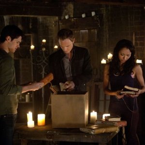 Steven R. McQueen, David Anders e Katerina Graham in: The Sun Also Rises di Vampire Diaries