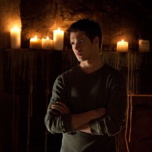 Steven R. McQueen in un momento dell'episodio The Sun Also Rises di Vampire Diaries