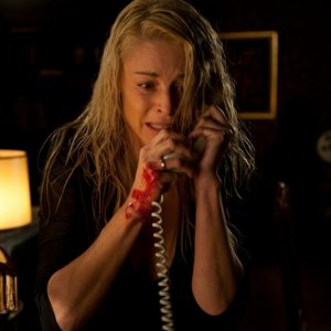 Belén Rueda in una scena drammatica dell'horror spagnolo Los ojos de Julia