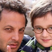 Brignano con il piccolo Marco Todisco in Fratelli Detective