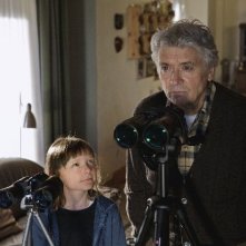 Henry Hübchen con la piccola Paraschiva Dragus nel film Polnische Ostern
