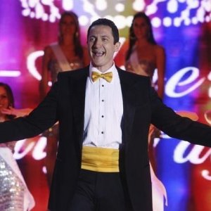 Sasha Roiz nell'episodio Pretty Dead di Castle