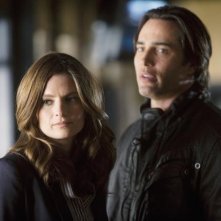 Stana Katic e Victor Webster nell'episodio Setup di Castle