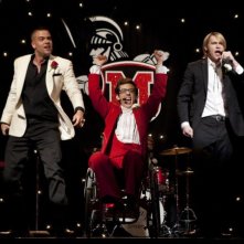 Mark Salling, Kevin McHale e Chord Overstreet nell'episodio Prom Queen di Glee
