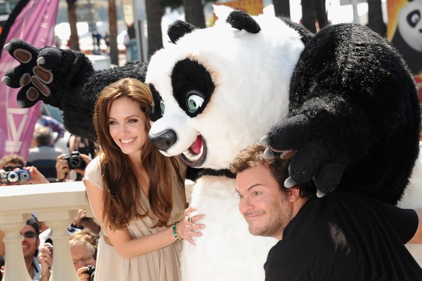 Cannes 2011 Angelina Jolie Presenta Il Cartoon Kung Fu Panda 2 Accanto A Jack Black 203230