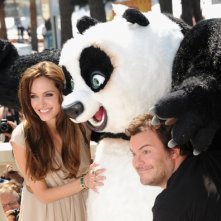 Cannes 2011: Angelina Jolie presenta il cartoon Kung Fu Panda 2 accanto a Jack Black