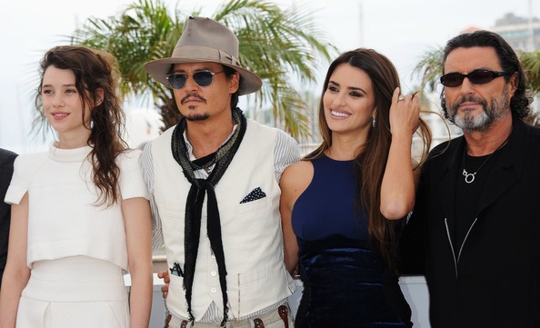 Cannes 2011 Astrid Berges Frisbey Johnny Depp Penelope Cruz E Ian Mcshane Presentano Pirati Dei Cara 203334