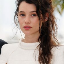 Cannes 2011: la 'sirena' Astrid Berges-Frisbey presenta Pirati dei Caraibi: Oltre i confini del mare