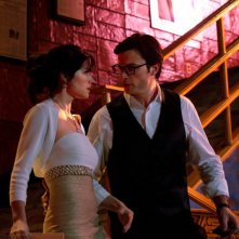 Erica Durance e Tom Welling guardano faccia a faccia nell'episodio Finale di Smallville