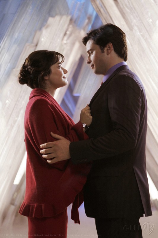 Tom Welling Ed Erica Durance Si Guardano Romanticamente Nell Episodio Prophecy Di Smallville 203261