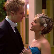 Una tenera scena dell'episodio Finale di Smallville con Justin Hartley e Allison Mack