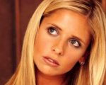 Ringer, il pilot con Sarah Michelle Gellar ha ricevuto l'OK