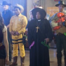 Alison Brie Ed Yvette Nicole Brown Nell Episodio A Fist Full Of Paintballs Di Community 203494