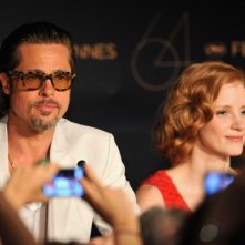 Cannes 2011 Brad Pitt Accanto A Jessica Chastain Presenta The Tree Of Life In Conferenza Stampa 203454