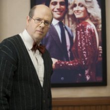 Stephen Tobolowsky in una scena dell'episodio Competitive Wine Tasting di Community