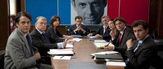 Denis Podalydès, al centro, in una scena del film La conquête
