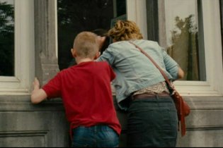 Il ragazzo con la bicicletta - Clip 'Cosa ti ha detto tuo padre?'