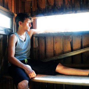 Kai Michael Müller in una scena del film Harvest