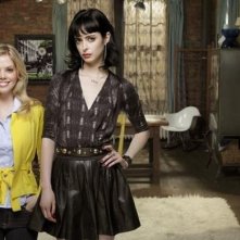 Una foto di gruppo del cast della comedy series Apartment 23