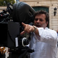 Xavier Durringer sul set del suo film La conquête