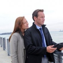 Jennifer Ehle e Patrick Wilson in una scena della serie A Gifted Man