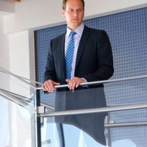 Patrick Wilson in una scena della serie A Gifted Man