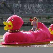 Roma La Conduttrice Giovanna Nina Palmieri A Bordo Di Una Papera Fucsia In Una Puntata Del Programma 203874