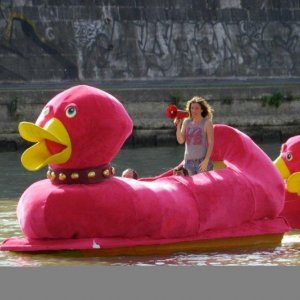 Roma: La conduttrice Giovanna 'Nina' Palmieri a bordo di una papera fucsia in una puntata del programma Sex Education Show