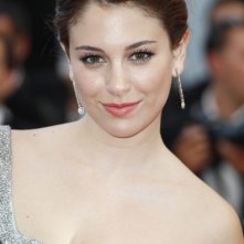 Cannes 2011: la bella Blanca Suarez, interprete de La piel que habito sul red carpet (abito di GUCCI)