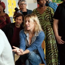 Valeria Bruni Tedeschi in una scena del film Tutti per uno