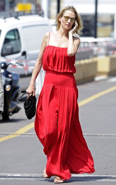 Uma Thurman Indossa Un Sorprendente Abito Rosso A Cannes 204081