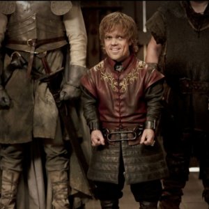 Peter Dinklage in una scena dell'episodio A Golden Crown di Game of Thrones