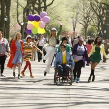 Il cast di Glee a Central Park nell'episodio New York, finale della seconda stagione