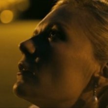 Kirsten Dunst in una sequenza del film Melancholia, di Lars Von Trier