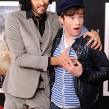 Chris Colfer con Russell Brand alla premiere losangelina di The Tempest.