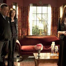 Laurence Fishburne, Jorja Fox e Melinda Clarke nell'episodio Unleashed di CSI: Scena del crimine