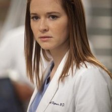 Sarah Drew nell'episodio Unaccompanied Minor di Grey's Anatomy