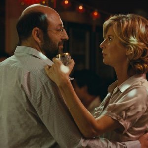 Kad Merad e Michèle Laroque nel film Monsieur Papa