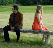 Sergi López e Isabelle Carré in una scena del film Rendez-vous avec un ange