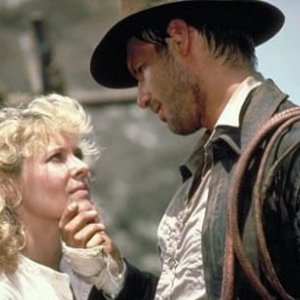 Harrison Ford e Kate Capshaw in una scena di Indiana Jones e il tempio maledetto