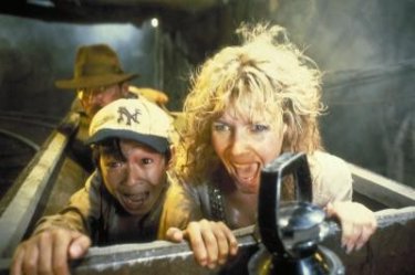 Harrison Ford, Jonathan Ke Quan e Kate Capshaw em cena de Indiana Jones e o Templo da Perdição