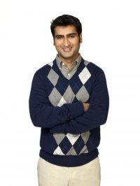 Kumail Nanjiani in una foto promozionale di Franklin & Bash