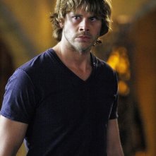 Eric Christian Olsen in una scena dell'episodio Familia di NCIS: Los Angeles