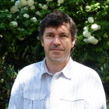 Il regista Pierre Schöller sul set del suo film L'exercice de l'État