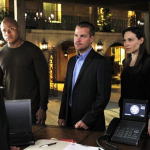 LL Cool J, Chris O'Donnell e Claire Forlani nell'episodio Familia di NCIS: Los Angeles