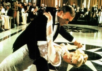 Sean Connery e Kim Basinger in una scena di Agente 007 - Mai dire mai