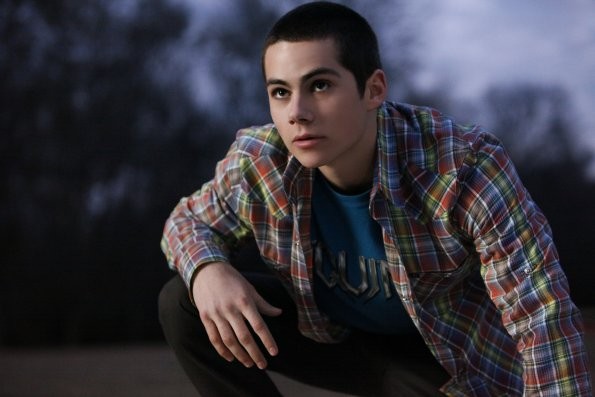 Dylan O'Brien in una foto promozionale per la serie Teen Wolf